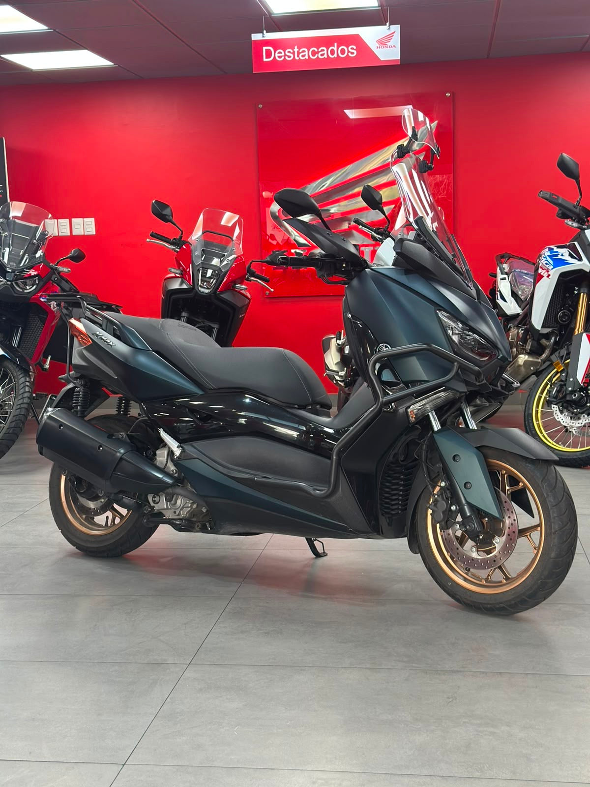 Yamaha X Max 300