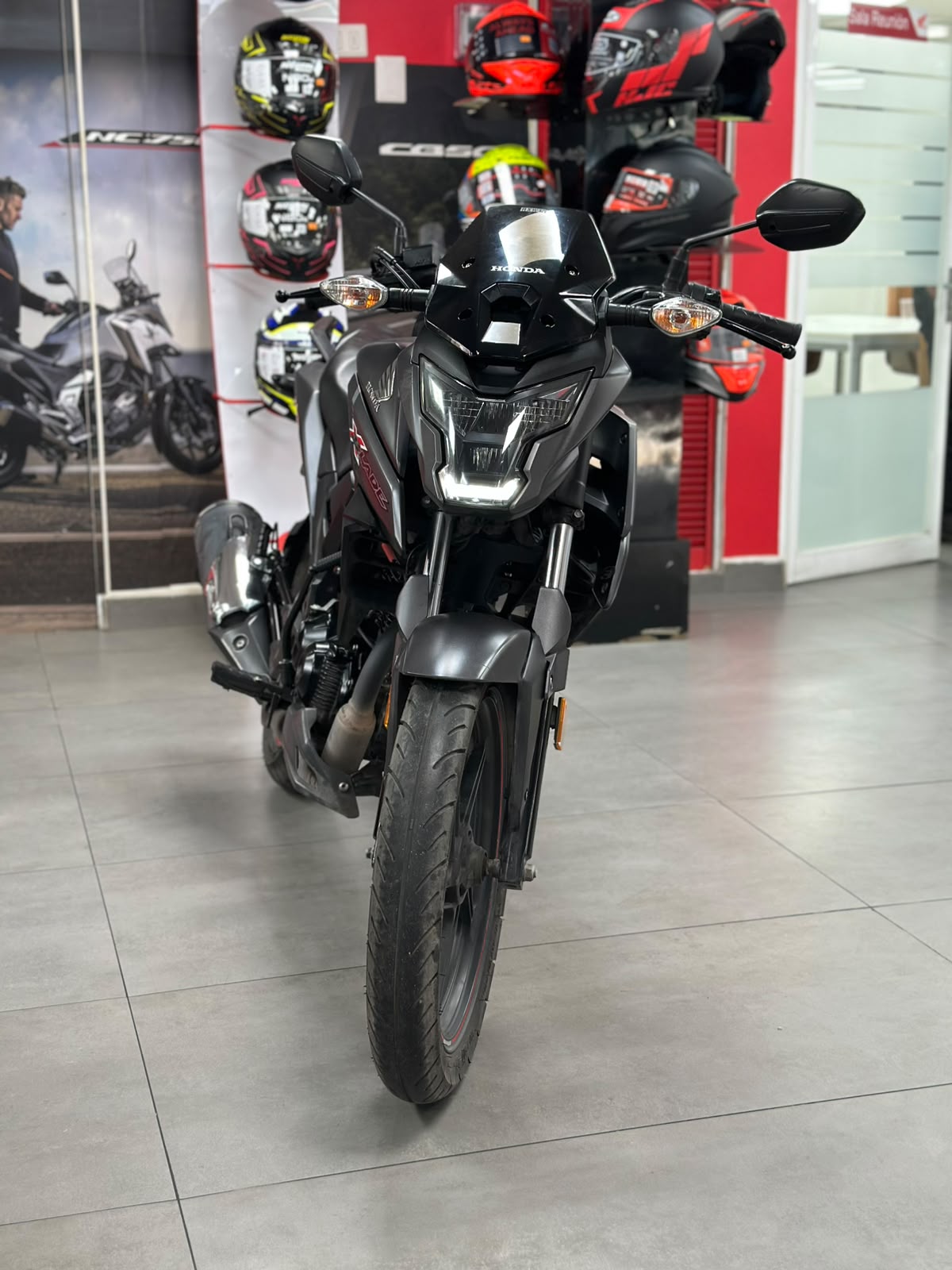 Honda CB160 X-BLADE