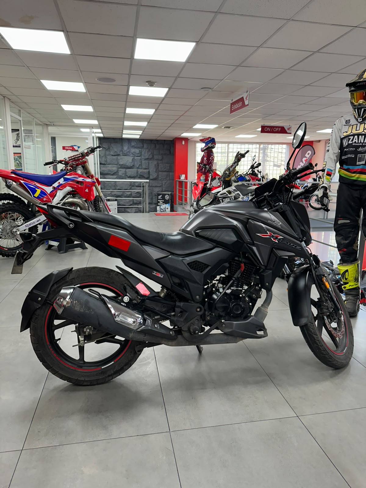 Honda CB160 X-BLADE