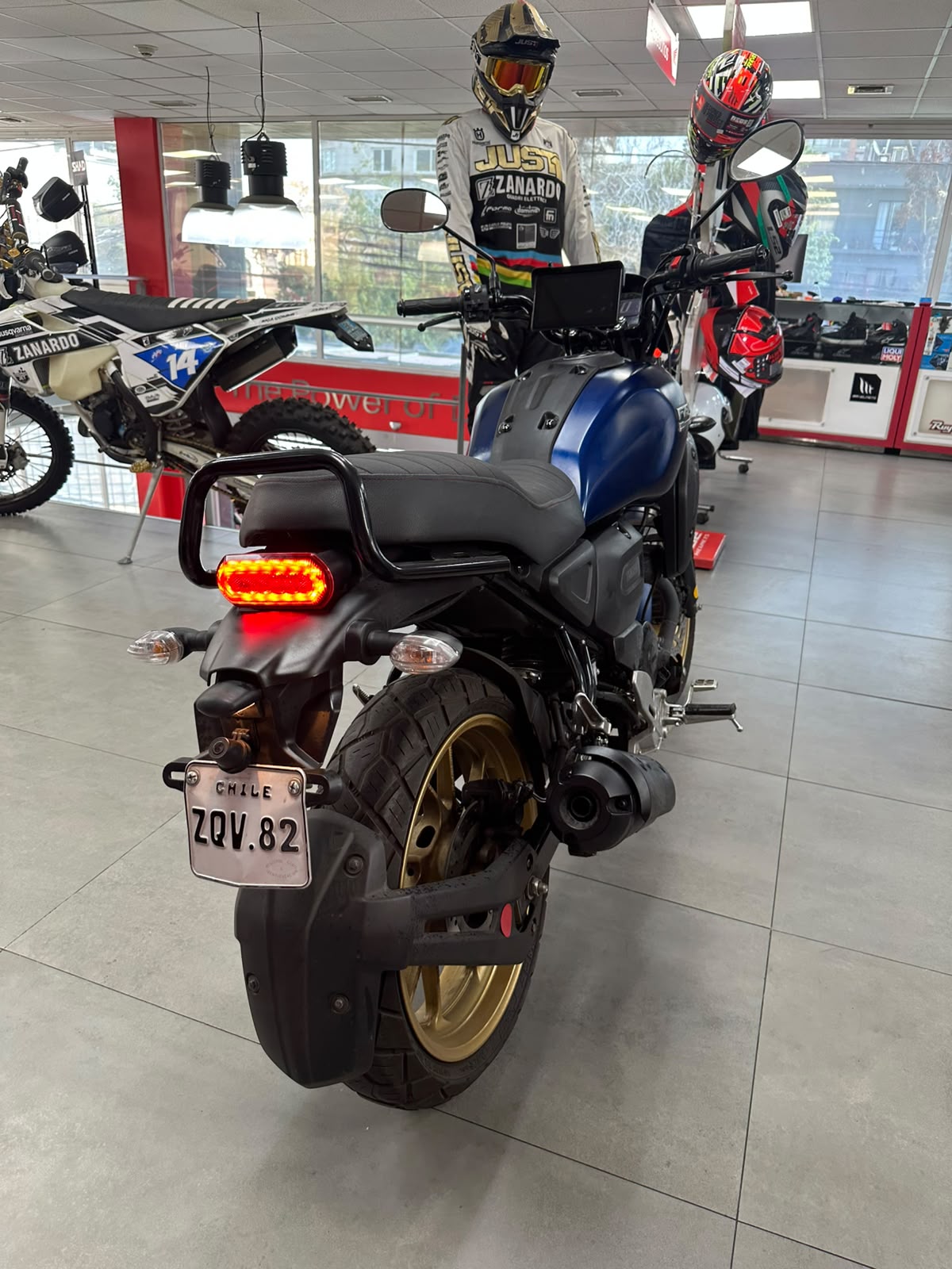 YAMAHA FZX