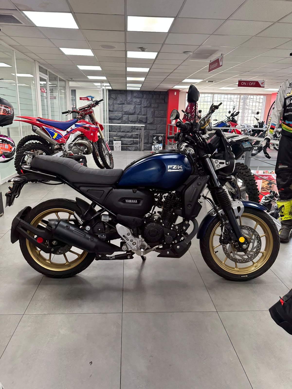 YAMAHA FZX