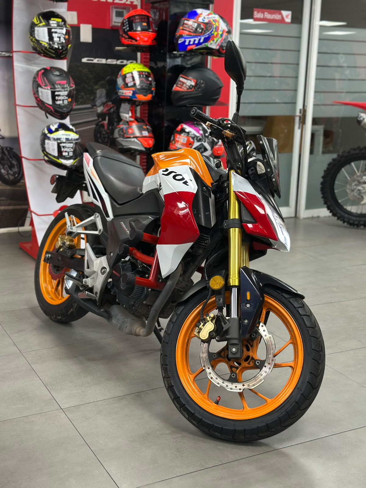 Honda CB190R REPSOL